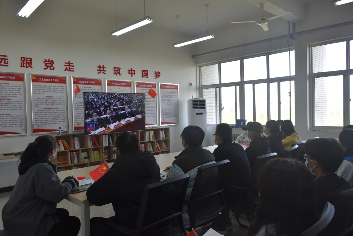 说明: C:\Users\hp\Desktop\二十大开幕式观看学习情况\观看照片\5.JPG 说明: C:\Users\hp\Desktop\二十大开幕式观看学习情况\观看照片\5.JPG